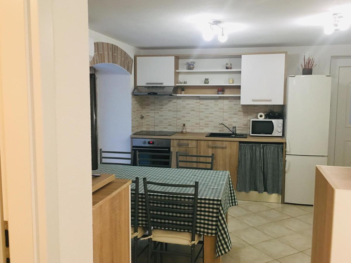 Apartment Filipas Cres Exterior photo
